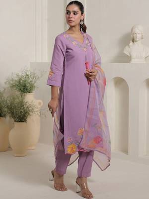 Women Floral Embroidered Kurta with Trousers & Dupatta 3