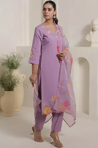 Women Floral Embroidered Kurta with Trousers & Dupatta