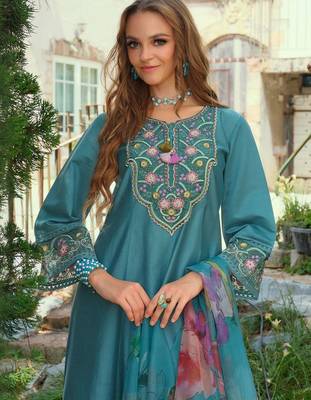 Women Ethnic Motifs Embroidered A-Line Kurta with Trousers & Dupatta 2