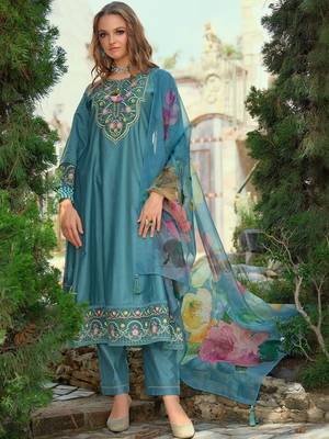 Women Ethnic Motifs Embroidered A-Line Kurta with Trousers & Dupatta 3