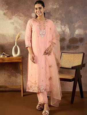 Women Floral Embroidered Kurta with Trousers & Dupatta 1