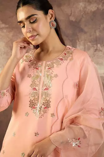 Women Floral Embroidered Kurta with Trousers & Dupatta