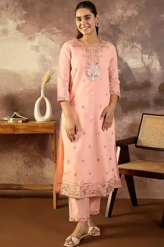 Women Floral Embroidered Kurta with Trousers & Dupatta