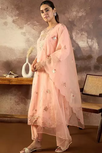 Women Floral Embroidered Kurta with Trousers & Dupatta