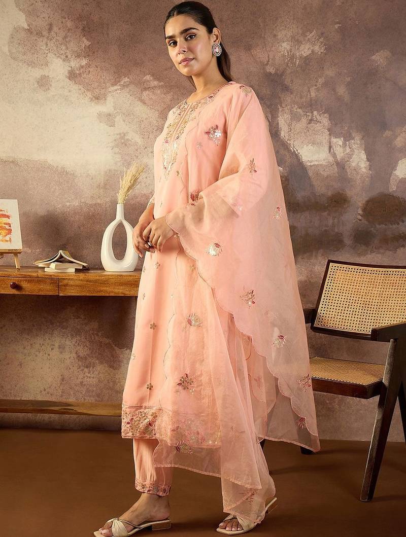 Women Floral Embroidered Kurta with Trousers & Dupatta