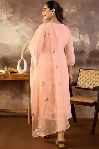 Women Floral Embroidered Kurta with Trousers & Dupatta