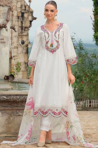 Floral Embroidered V-Neck Straight Thread Work Kurta With Trousers & Dupatta