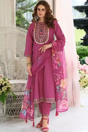 Women Floral Embroidered Kurta with Trousers & Dupatta