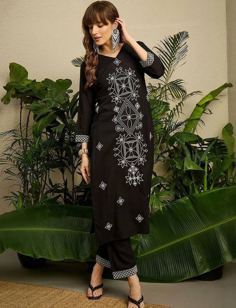 Women Ethnic Motifs Embroidered Regular Black Thread Work Kurta with Trousers
