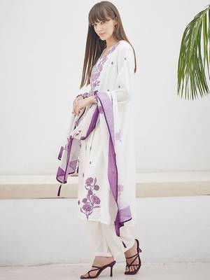 Women Floral Embroidered Thread Work A-Line Kurta & Trousers With Dupatta 3