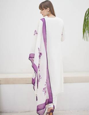 Women Floral Embroidered Thread Work A-Line Kurta & Trousers With Dupatta 4