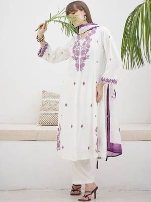 Women Floral Embroidered Thread Work A-Line Kurta & Trousers With Dupatta 5