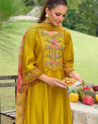 Floral Yoke Design Tie-Up Neck Mirror Work A-Line Kurta & Dupatta with Trousers 2
