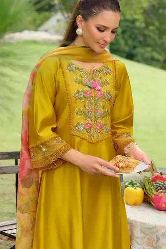 Floral Yoke Design Tie-Up Neck Mirror Work A-Line Kurta & Dupatta with Trousers