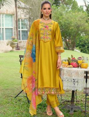 Floral Yoke Design Tie-Up Neck Mirror Work A-Line Kurta & Dupatta with Trousers 3