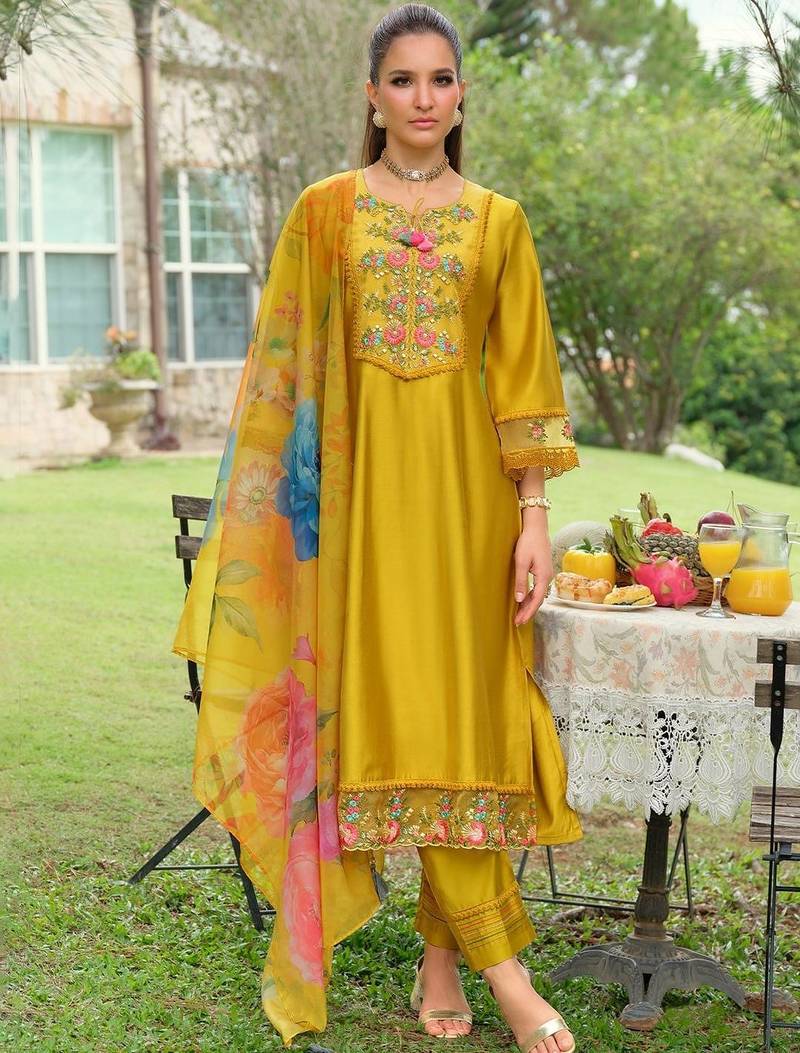 Floral Yoke Design Tie-Up Neck Mirror Work A-Line Kurta & Dupatta with Trousers