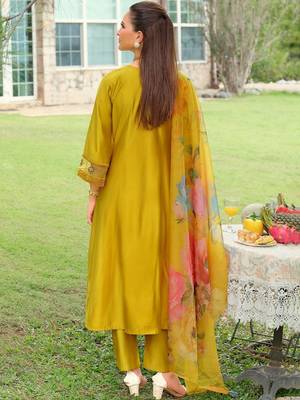 Floral Yoke Design Tie-Up Neck Mirror Work A-Line Kurta & Dupatta with Trousers 4