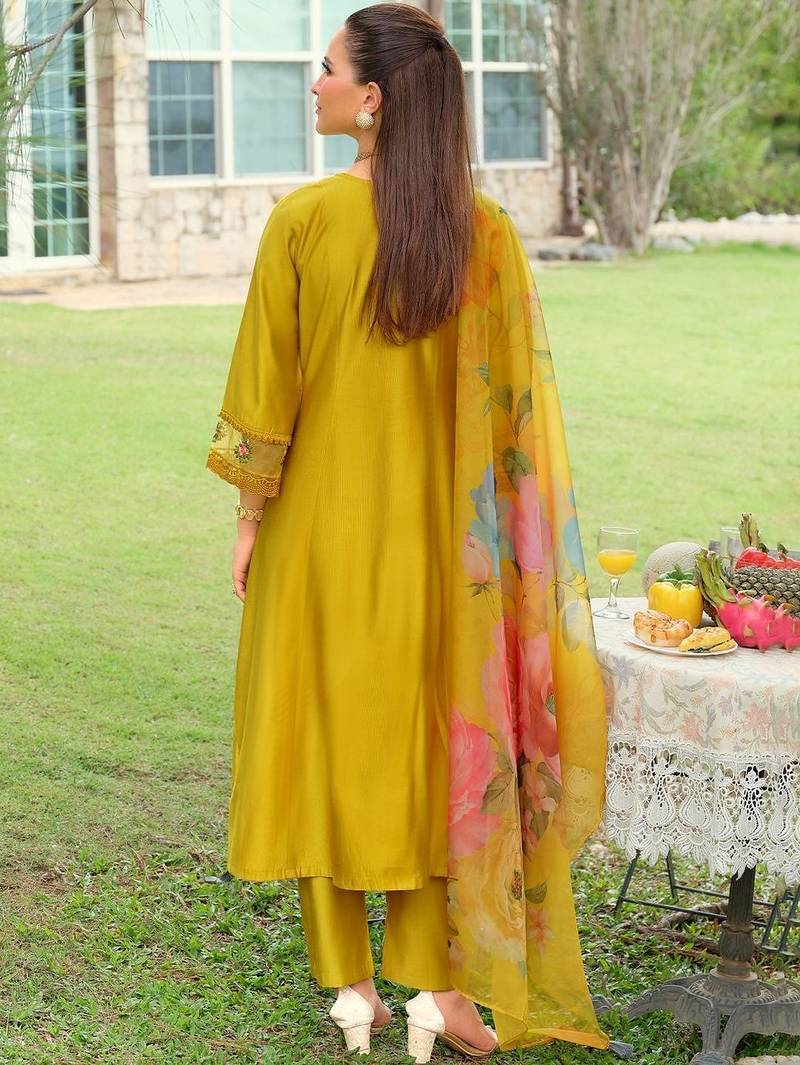 Floral Yoke Design Tie-Up Neck Mirror Work A-Line Kurta & Dupatta with Trousers