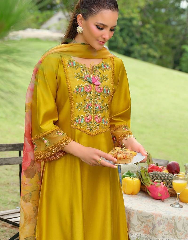 Floral Yoke Design Tie-Up Neck Mirror Work A-Line Kurta & Dupatta with Trousers