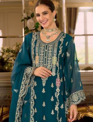 Women Ethnic Motifs Embroidered Kurta with Trousers & Dupatta 2