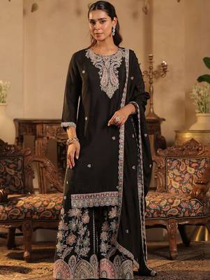 Ethnic Motifs Embroidered Thread Work Kurta With Sharara & Dupatta 2