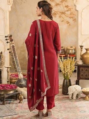 Women Ethnic Motifs Embroidered Regular Sequinned Kurta Set With Dupatta 3