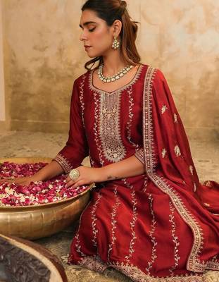 Women Ethnic Motifs Embroidered Regular Sequinned Kurta Set With Dupatta 4