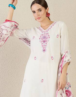 Ethnic Motifs Embroidered Thread Work Pure Cotton Kurta With Trouser & Dupatta 1