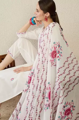 Ethnic Motifs Embroidered Thread Work Pure Cotton Kurta With Trouser & Dupatta