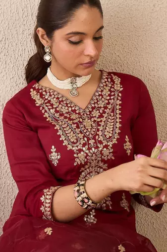 Ethnic Motifs Embroidered V-Neck Zari Straight Kurta With Trousers & Dupatta