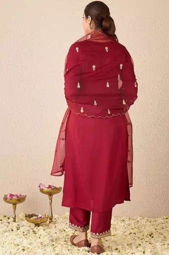Ethnic Motifs Embroidered V-Neck Zari Straight Kurta With Trousers & Dupatta