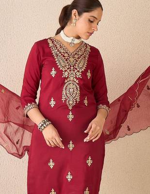 Ethnic Motifs Embroidered V-Neck Zari Straight Kurta With Trousers & Dupatta 7