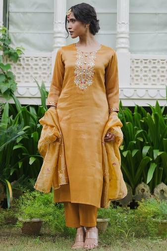 Ethnic Motifs Embroidered Straight Thread Work Kurta With Trouser & Dupatta