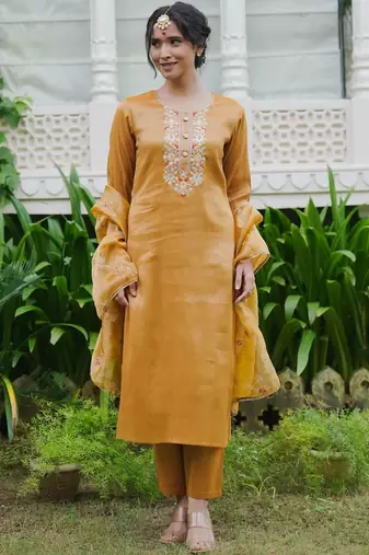 Ethnic Motifs Embroidered Straight Thread Work Kurta With Trouser & Dupatta