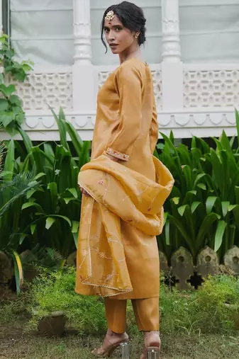 Ethnic Motifs Embroidered Straight Thread Work Kurta With Trouser & Dupatta