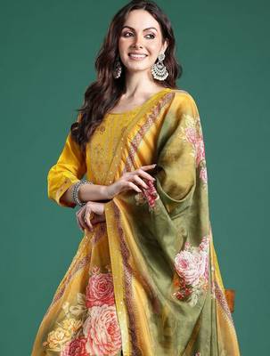 Woven Design Round Neck Straight Kurta With Trouser & Dupatta 2
