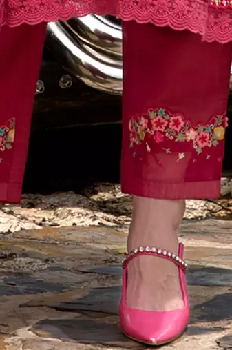 Women Floral Embroidered Kurta with Trousers & Dupatta