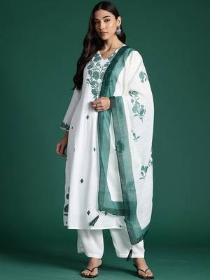 Women Floral Embroidered Regular Pure Cotton Kurta With Trousers & Dupatta 1
