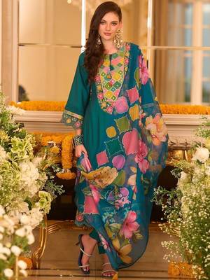 Women Floral Embroidered Kurta with Trousers & Dupatta 1