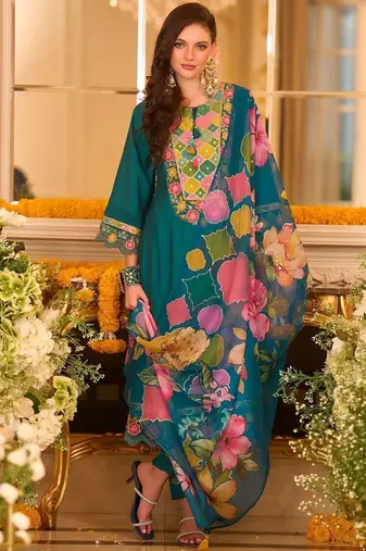 Women Floral Embroidered Kurta with Trousers & Dupatta