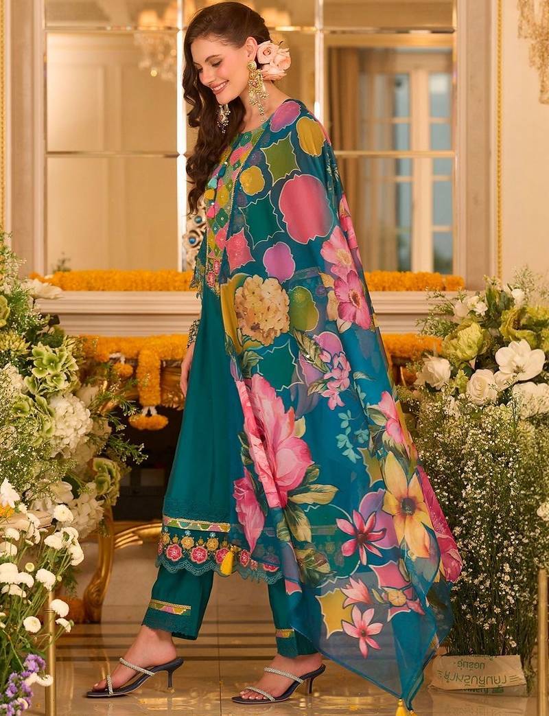 Women Floral Embroidered Kurta with Trousers & Dupatta