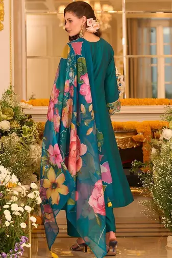 Women Floral Embroidered Kurta with Trousers & Dupatta