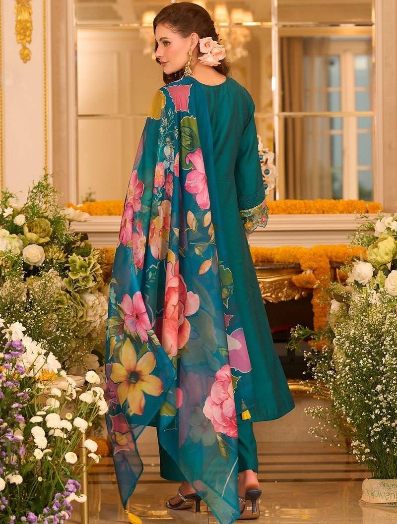 Women Floral Embroidered Kurta with Trousers & Dupatta