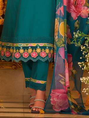 Women Floral Embroidered Kurta with Trousers & Dupatta 7