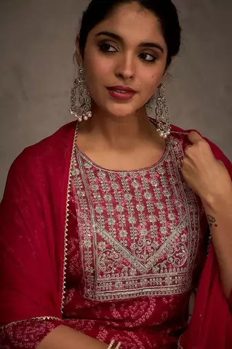 Women Ethnic Motifs Embroidered Kurta with Trousers & Dupatta