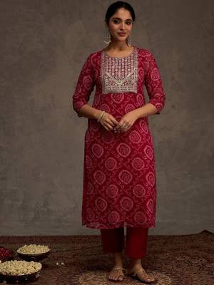 Women Ethnic Motifs Embroidered Kurta with Trousers & Dupatta 2