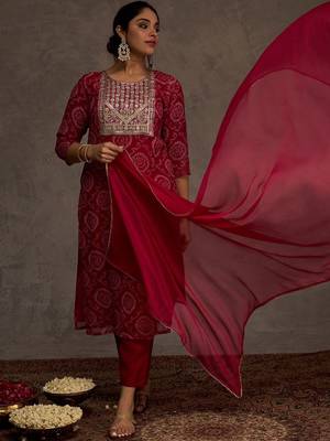 Women Ethnic Motifs Embroidered Kurta with Trousers & Dupatta 3