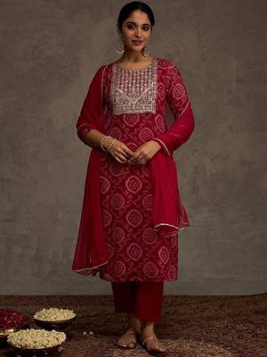 Women Ethnic Motifs Embroidered Kurta with Trousers & Dupatta 6