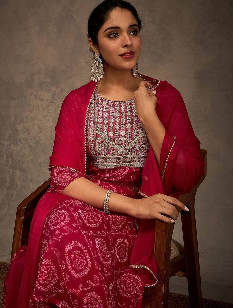 Women Ethnic Motifs Embroidered Kurta with Trousers & Dupatta