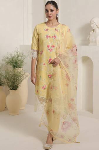Floral Embroidered Thread Work Straight Kurta & Trousers With Dupatta